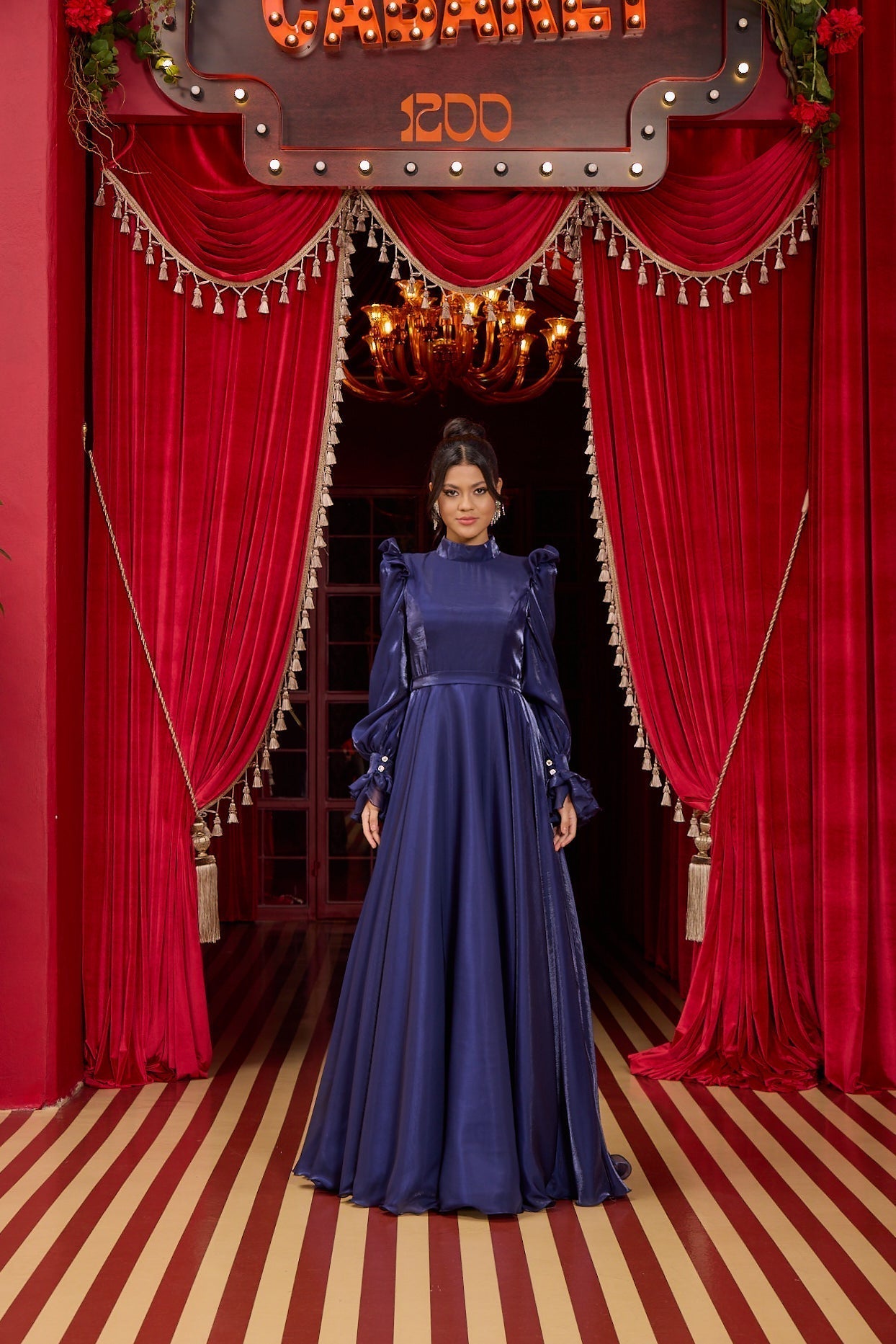 Mahra Abiye Lacivert
