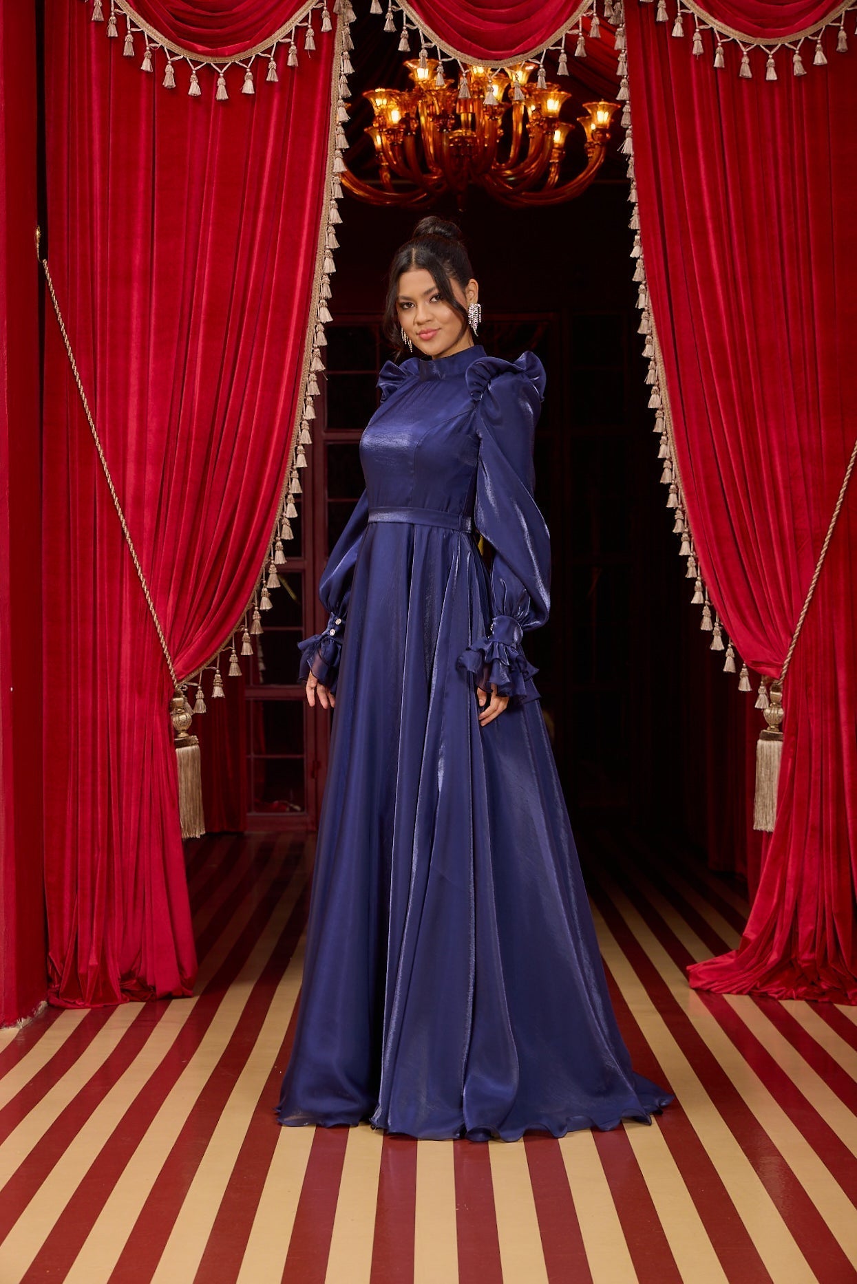 Mahra Abiye Lacivert
