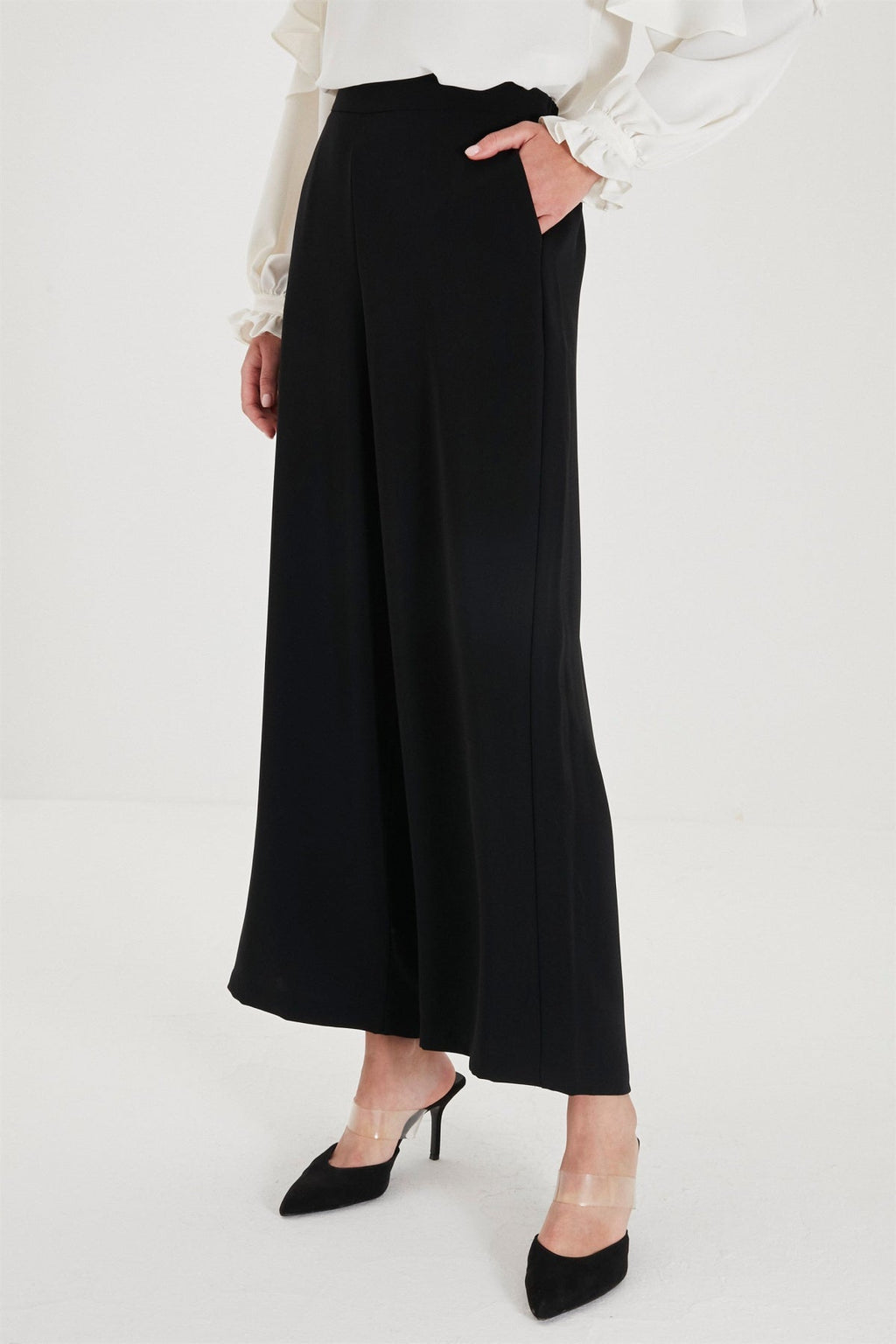 Zühre Bol Paça Kumaş Siyah Pantolon P-0013