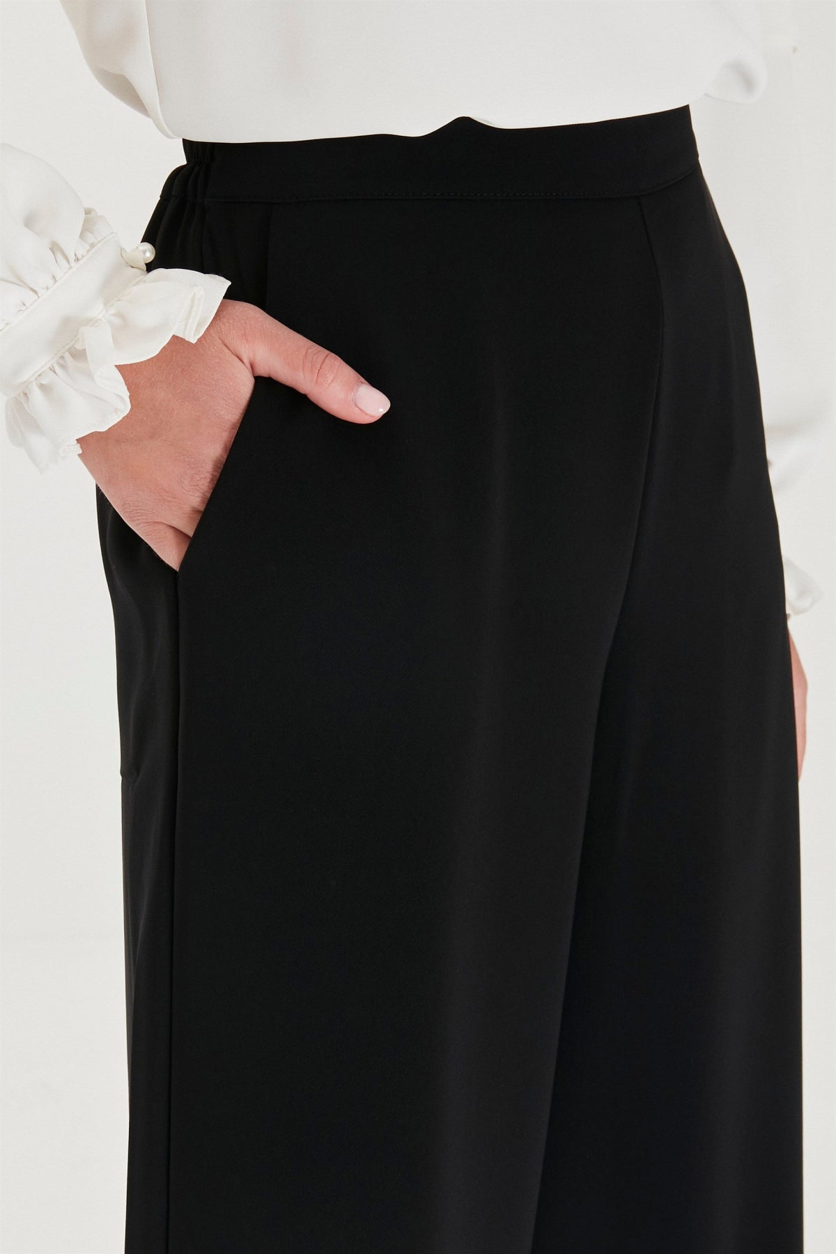 Zühre Bol Paça Kumaş Siyah Pantolon P-0013