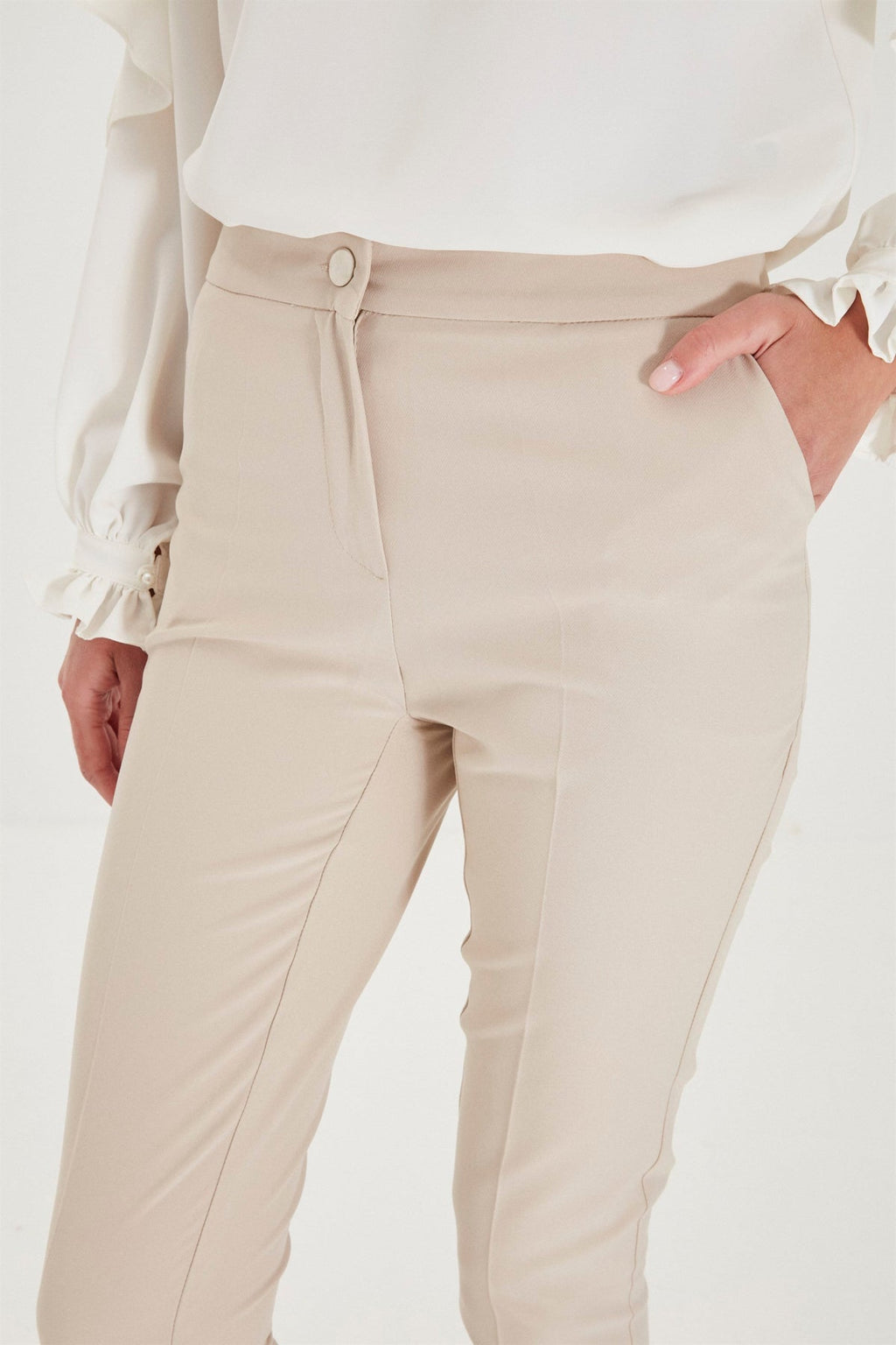 Zühre Dar Paça Kumaş Bej Pantolon P-0024