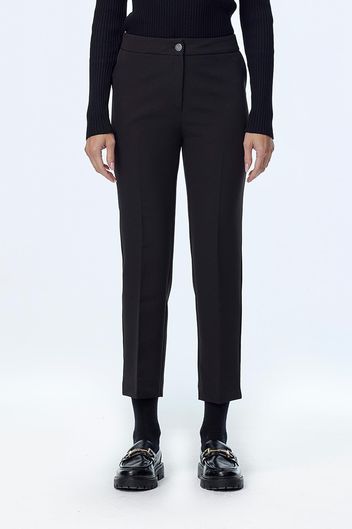 Zühre Dar Paça Kumaş Siyah Pantolon P-0024