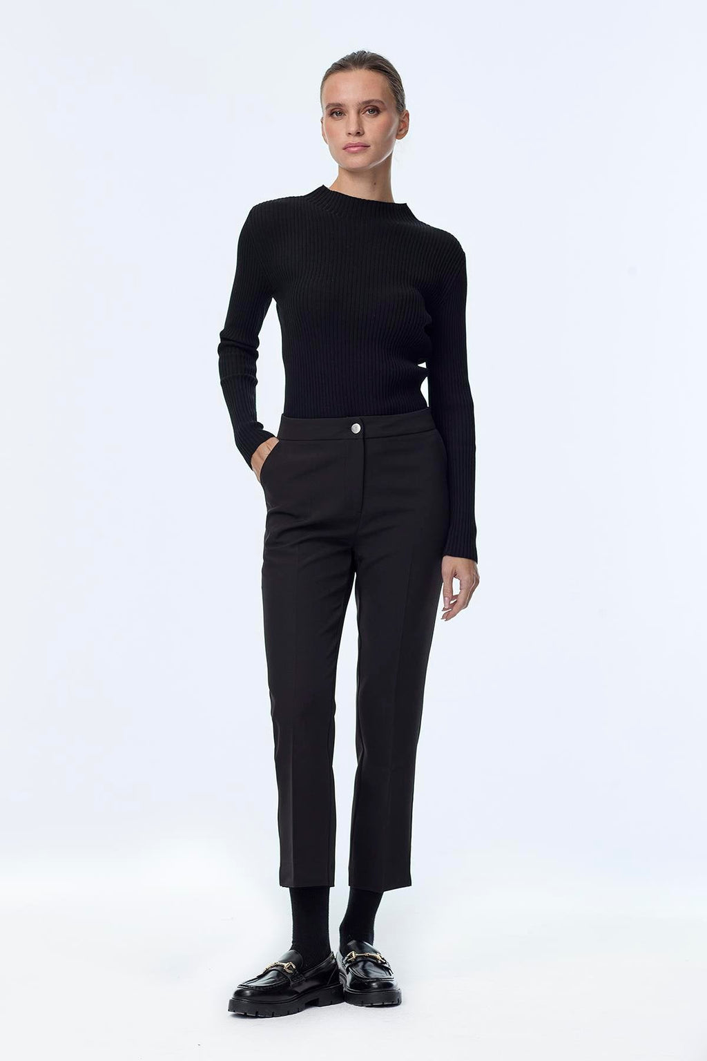 Zühre Dar Paça Kumaş Siyah Pantolon P-0024
