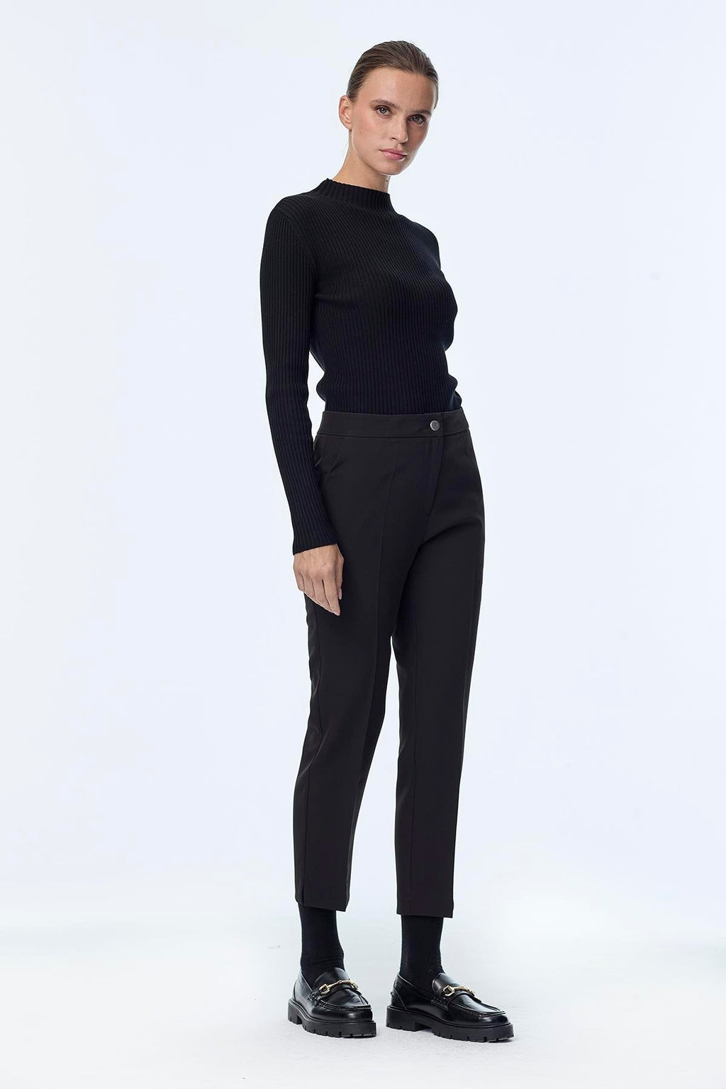 Zühre Dar Paça Kumaş Siyah Pantolon P-0024