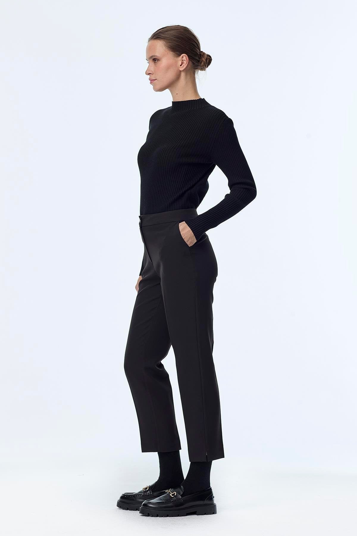 Zühre Dar Paça Kumaş Siyah Pantolon P-0024