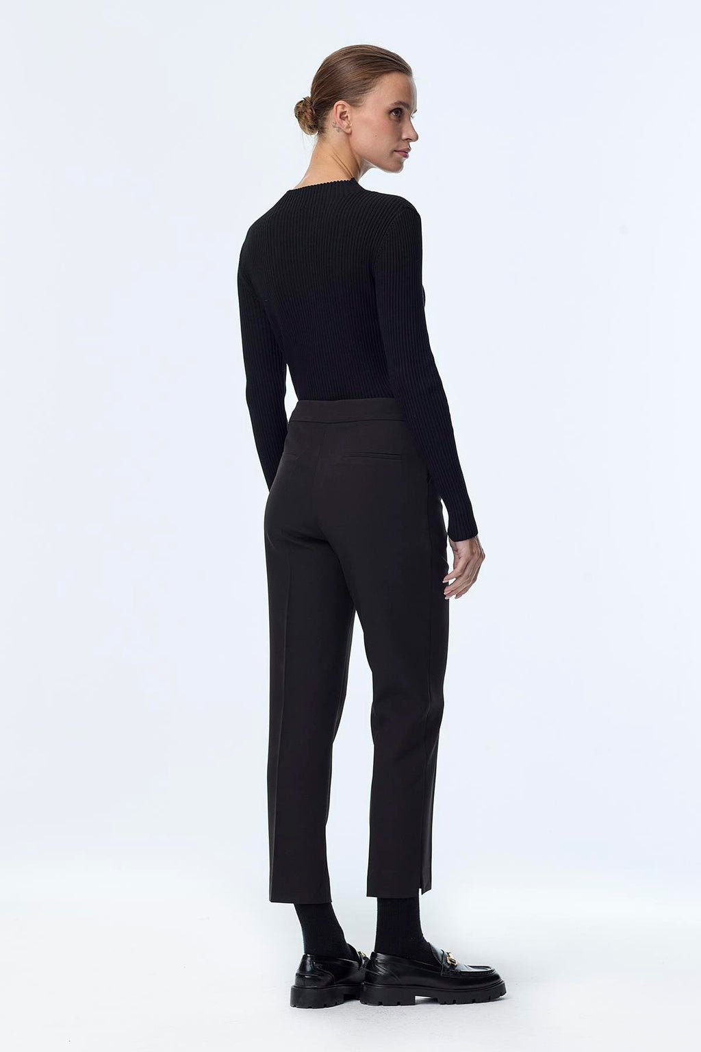 Zühre Dar Paça Kumaş Siyah Pantolon P-0024