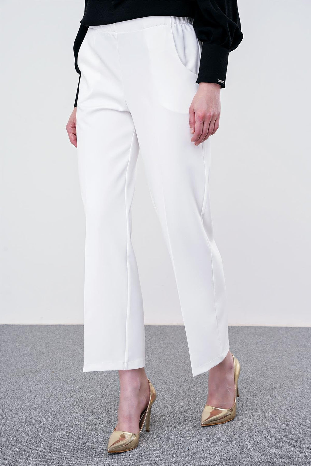 Zühre Bel Lastik Detaylı Bol Paça Kumaş Ekru Pantolon P-0102