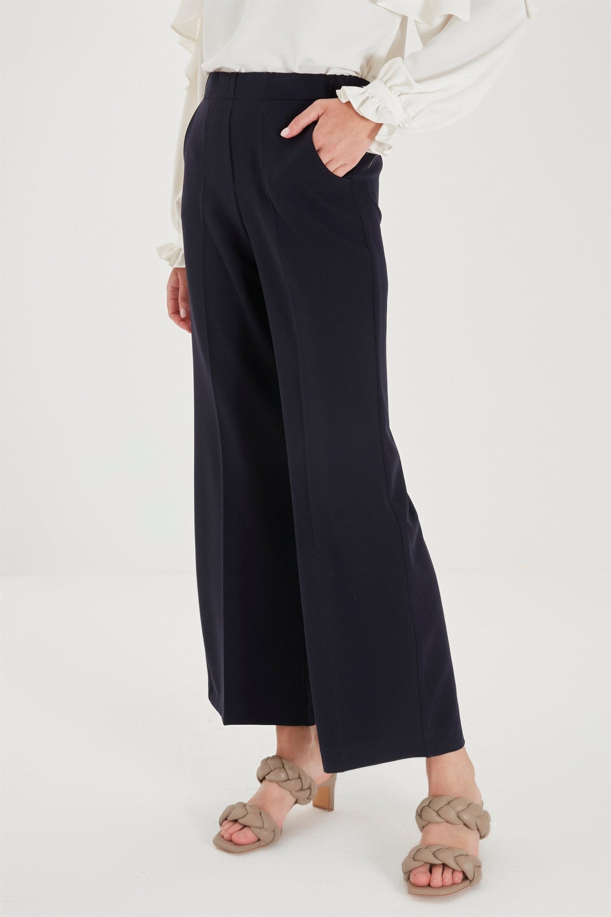 Zühre Bel Lastik Detaylı Bol Paça Kumaş Lacivert Pantolon P-0102