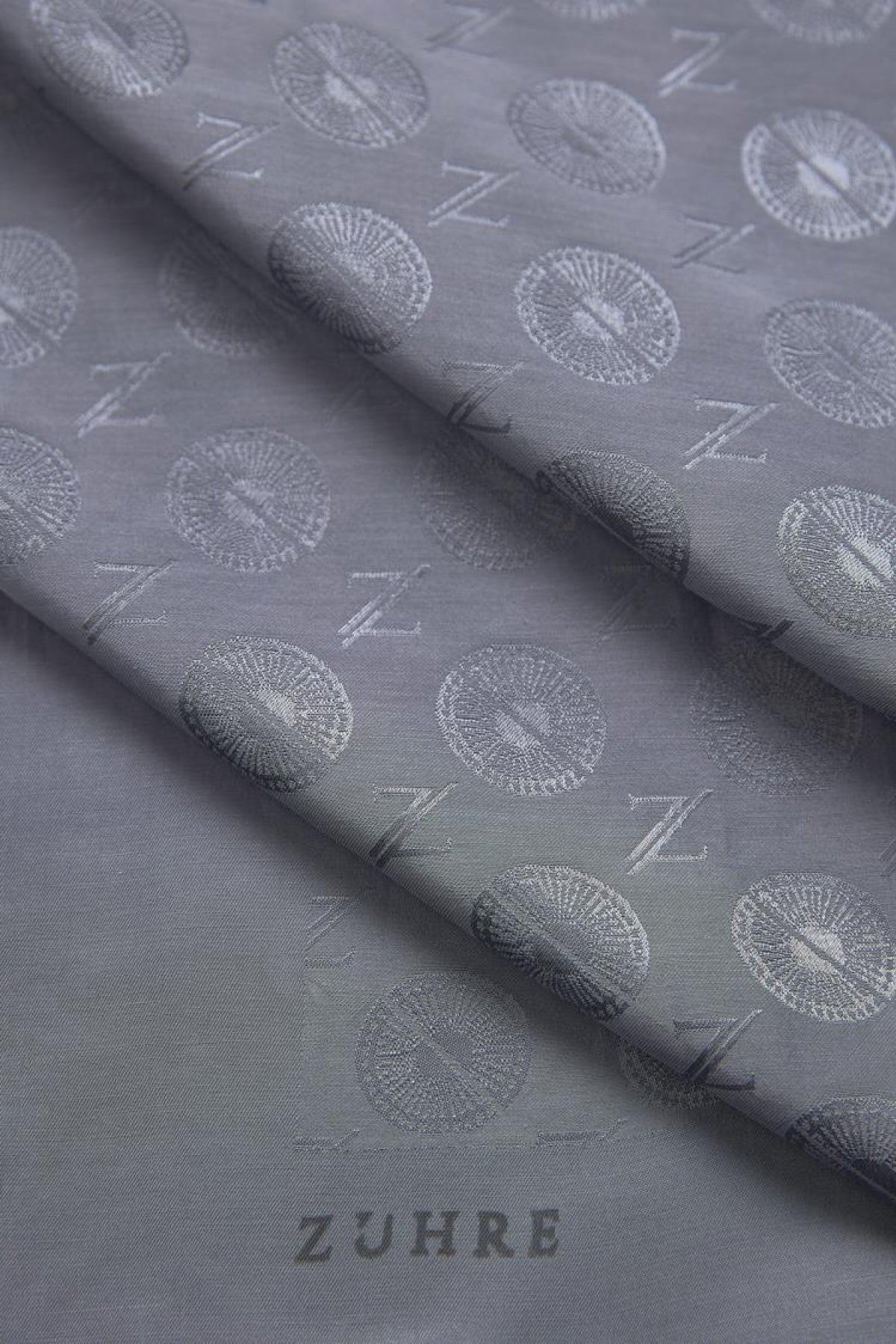 Zühre Gizem Z Monogram Gri Eşarp 0083
