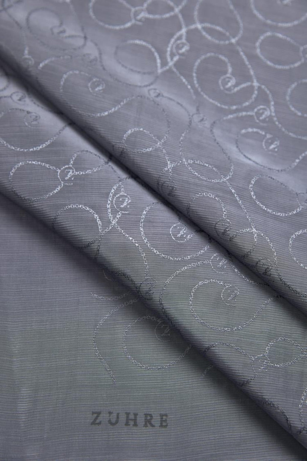Zühre Flamlı  Zincir Z Monogram Gri Eşarp 0084