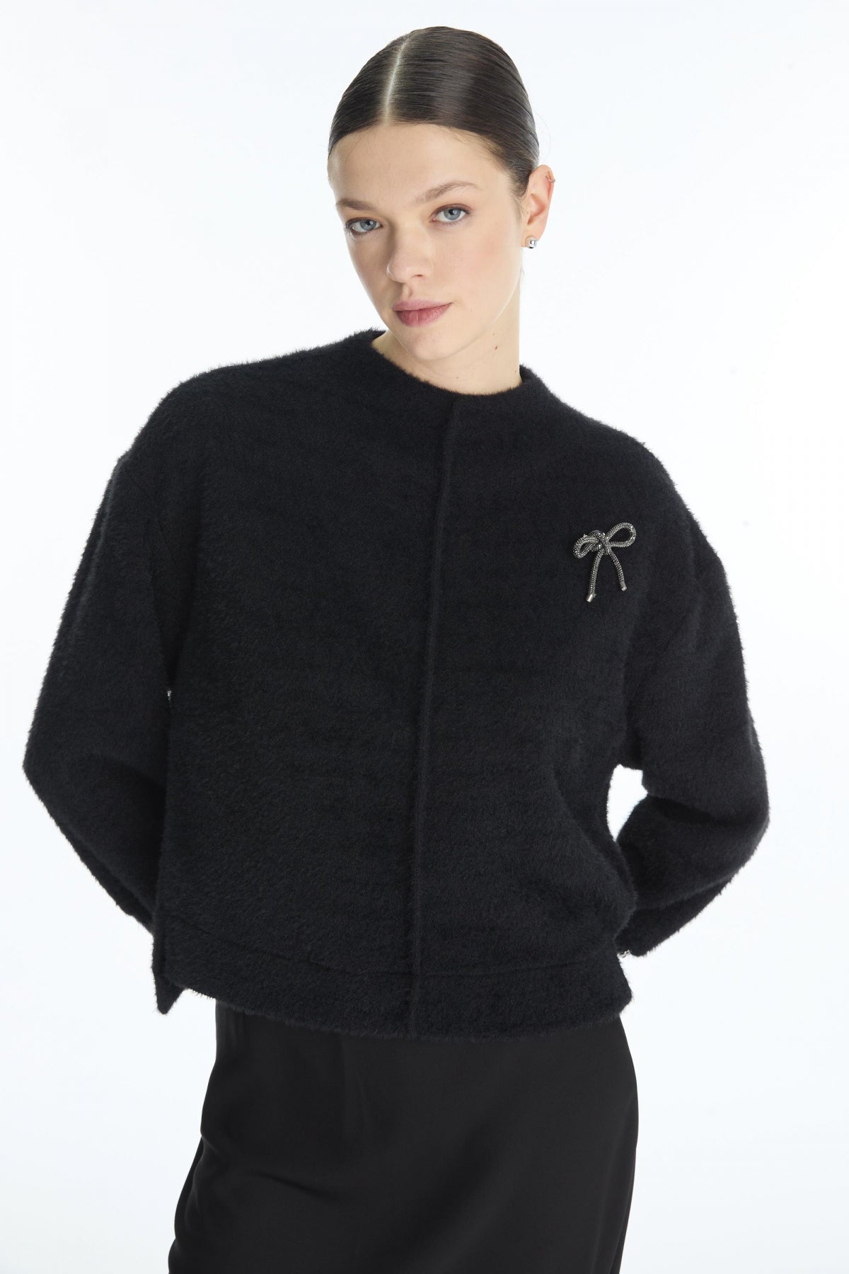 Fiyonk Broş Detaylı Triko Bluz Siyah Bluz/Gömlek 0138