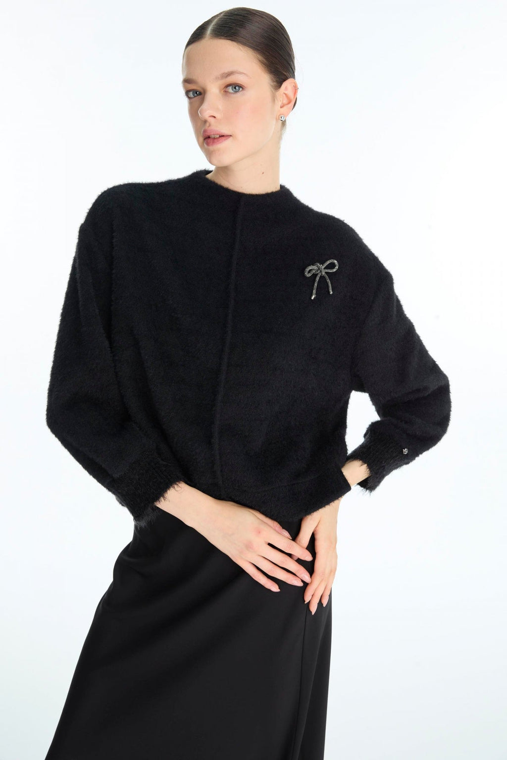 Fiyonk Broş Detaylı Triko Bluz Siyah Bluz/Gömlek 0138