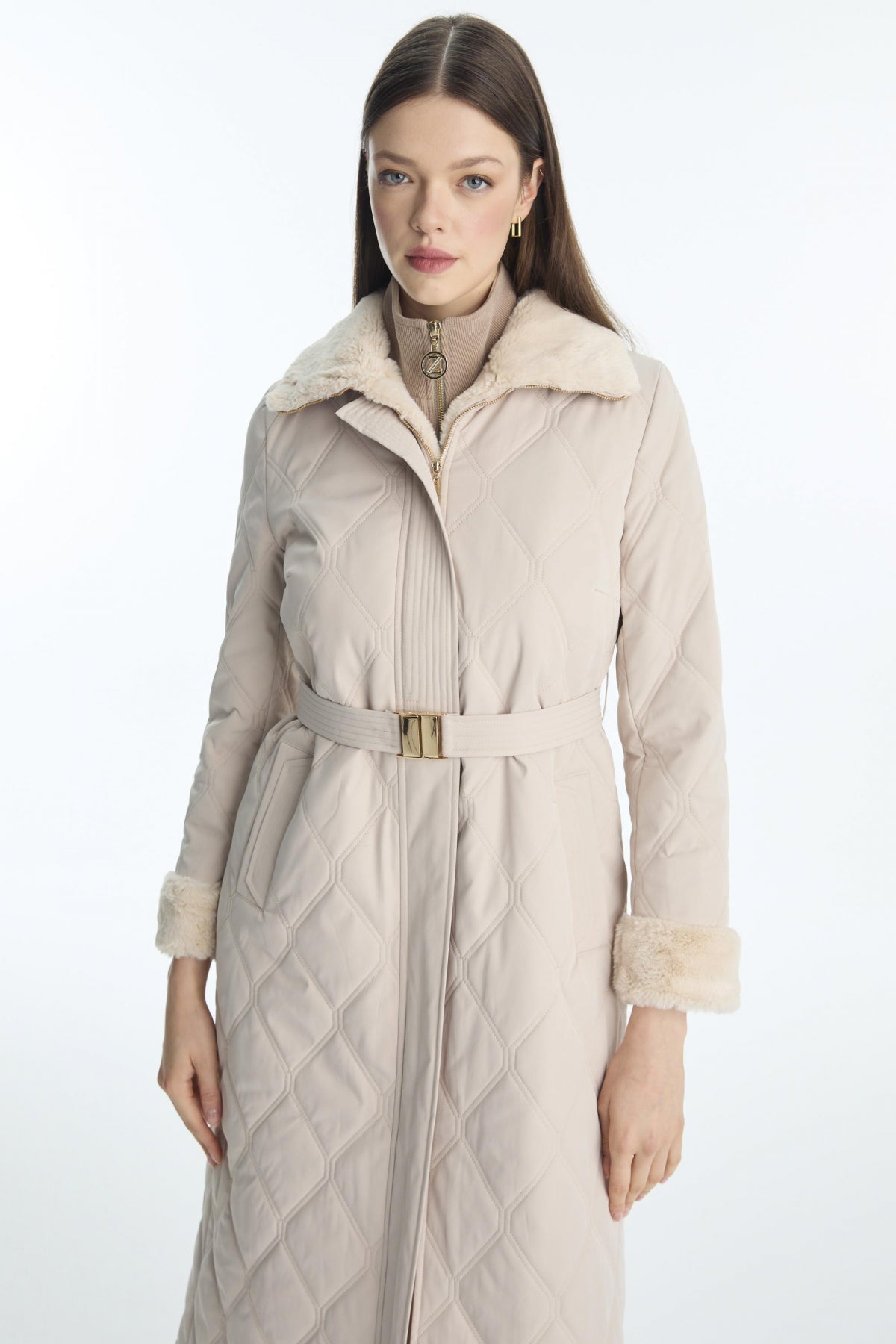 Peluş Yaka Ve Kol Detaylı Kapitone Mont Taş Mont 13960