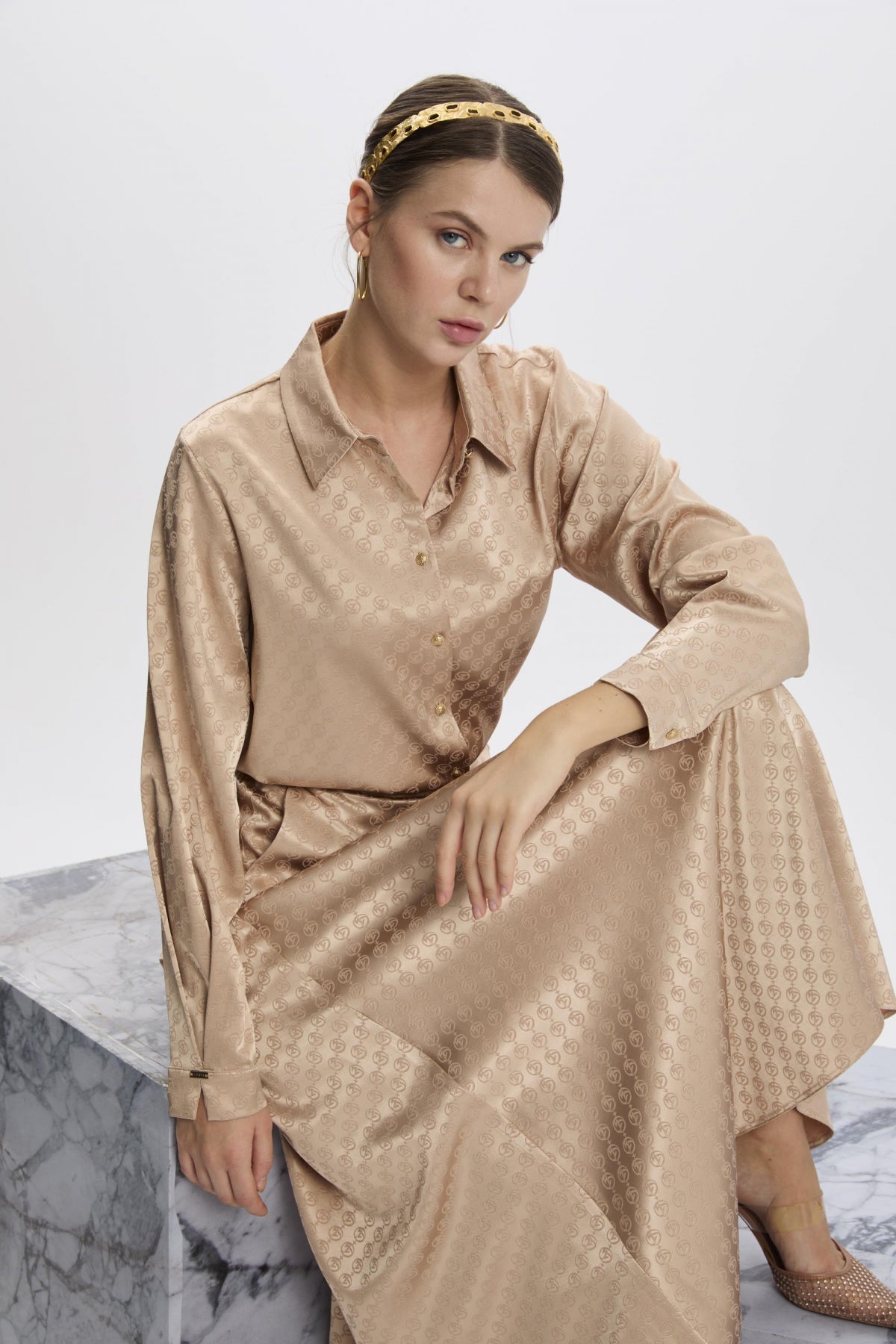 Monogram Desenli Bej Etek 0174