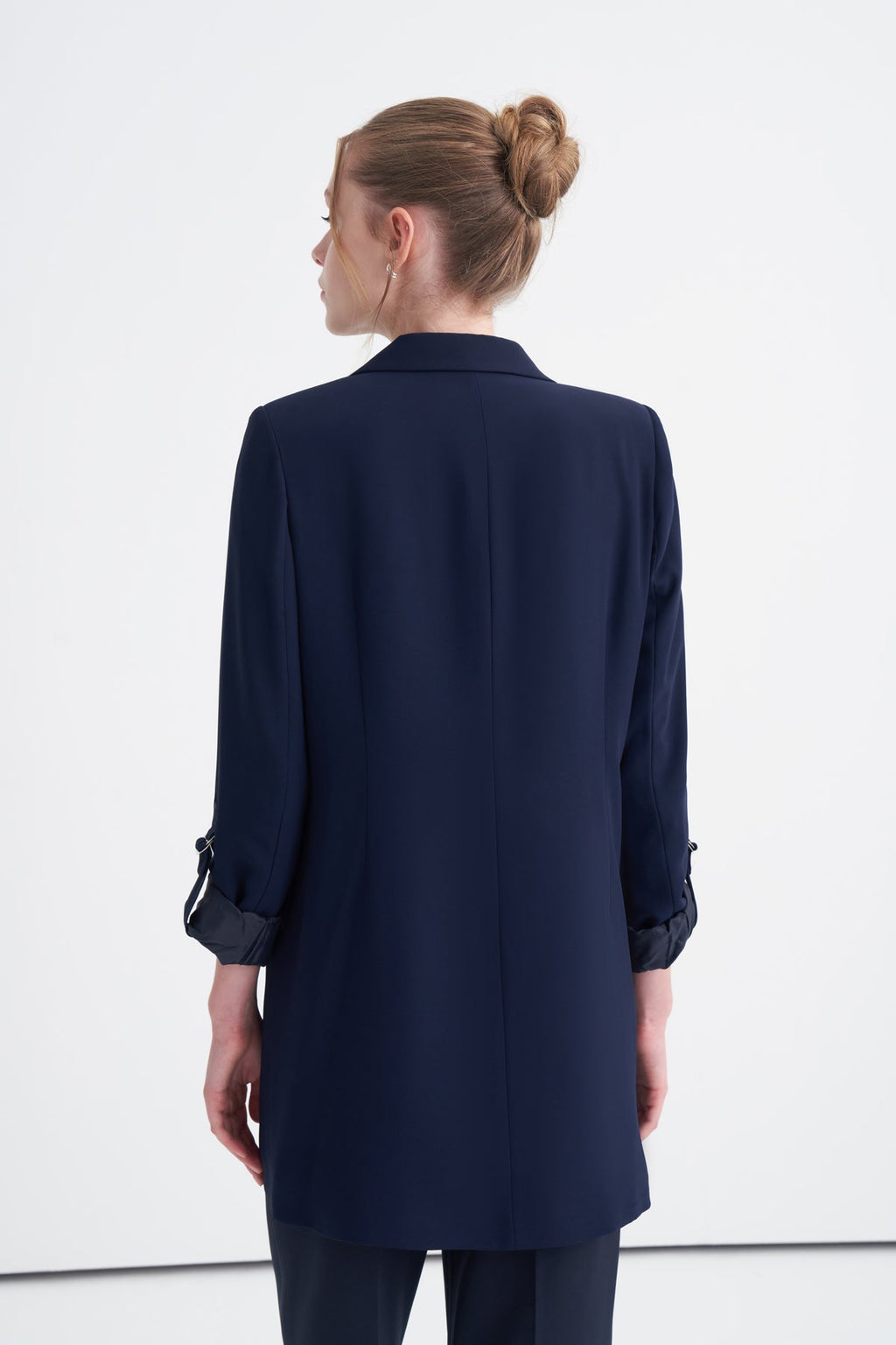 Kruvaze Yaka Aksesuar Detaylı Oversize Uzun Astarlı Lacivert Ceket 0002