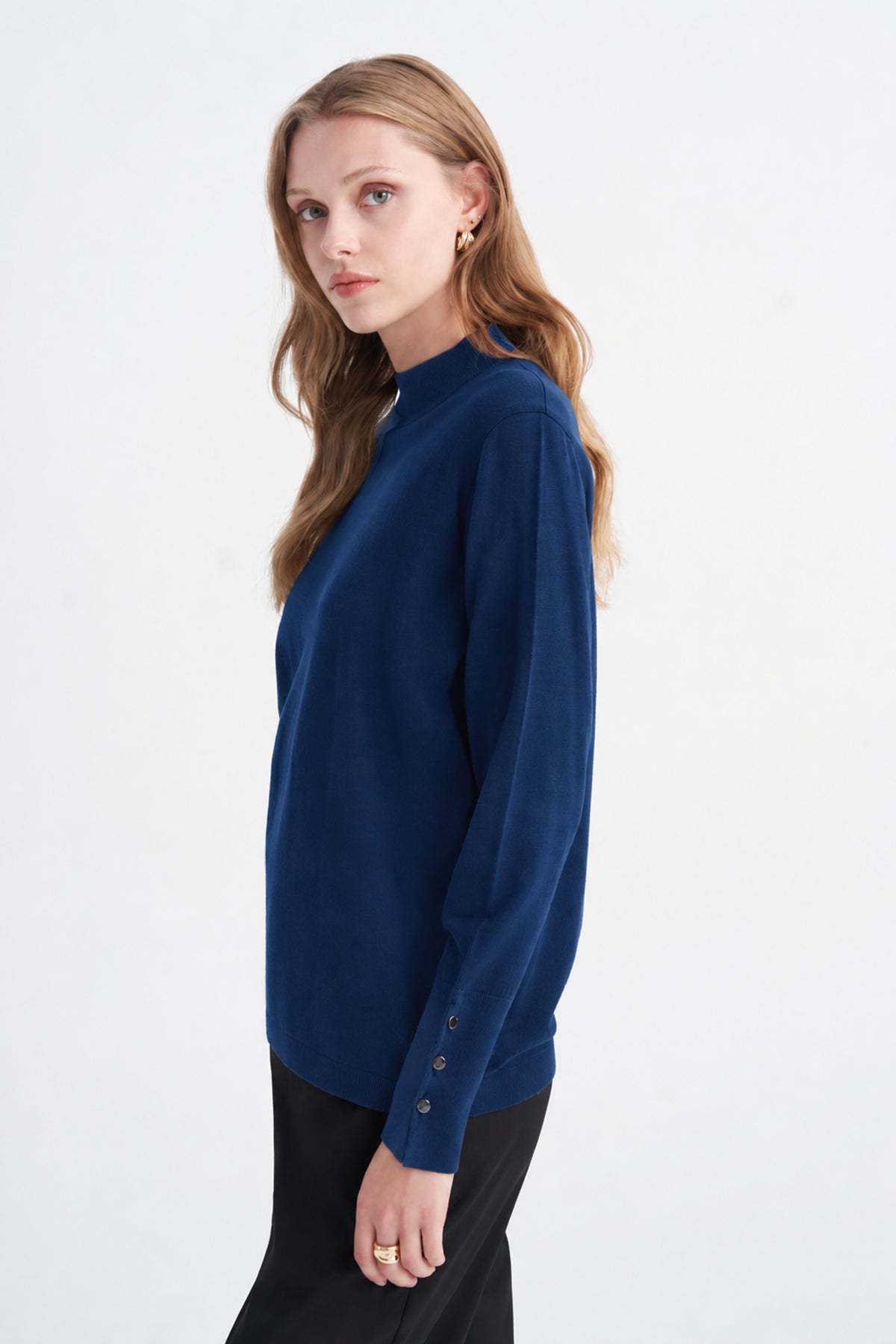Yarım Balıkçı Yaka Düğme Manşetli Saks Bluz 0153