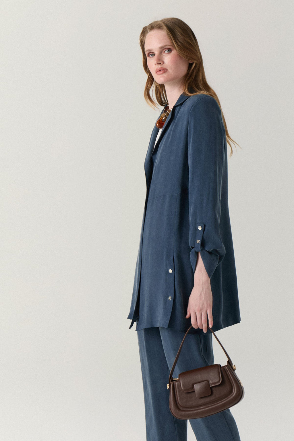 Kruvaze Yaka Akışkan Dokulu Minimal Indigo Takım 1909