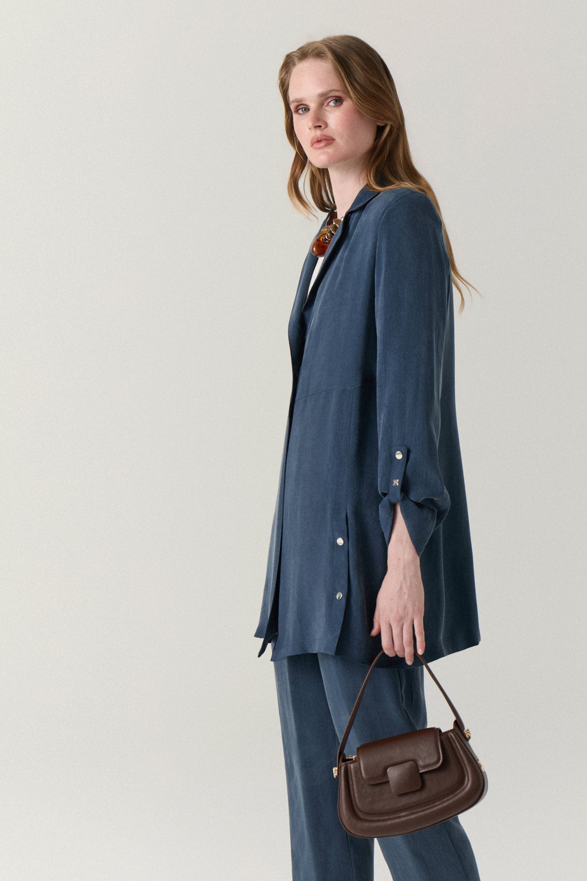 Kruvaze Yaka Akışkan Dokulu Minimal Indigo Takım 1909