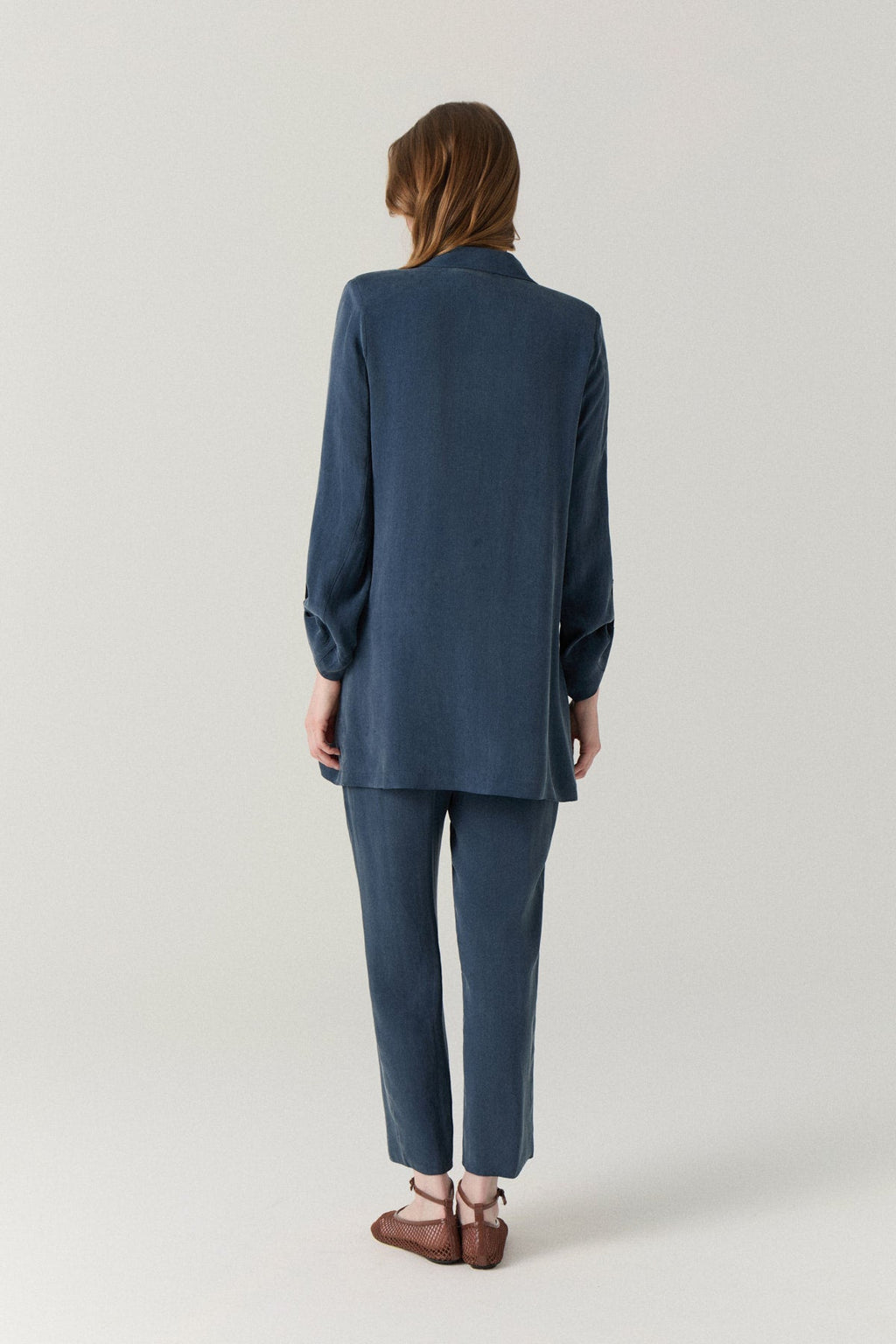 Kruvaze Yaka Akışkan Dokulu Minimal Indigo Takım 1909