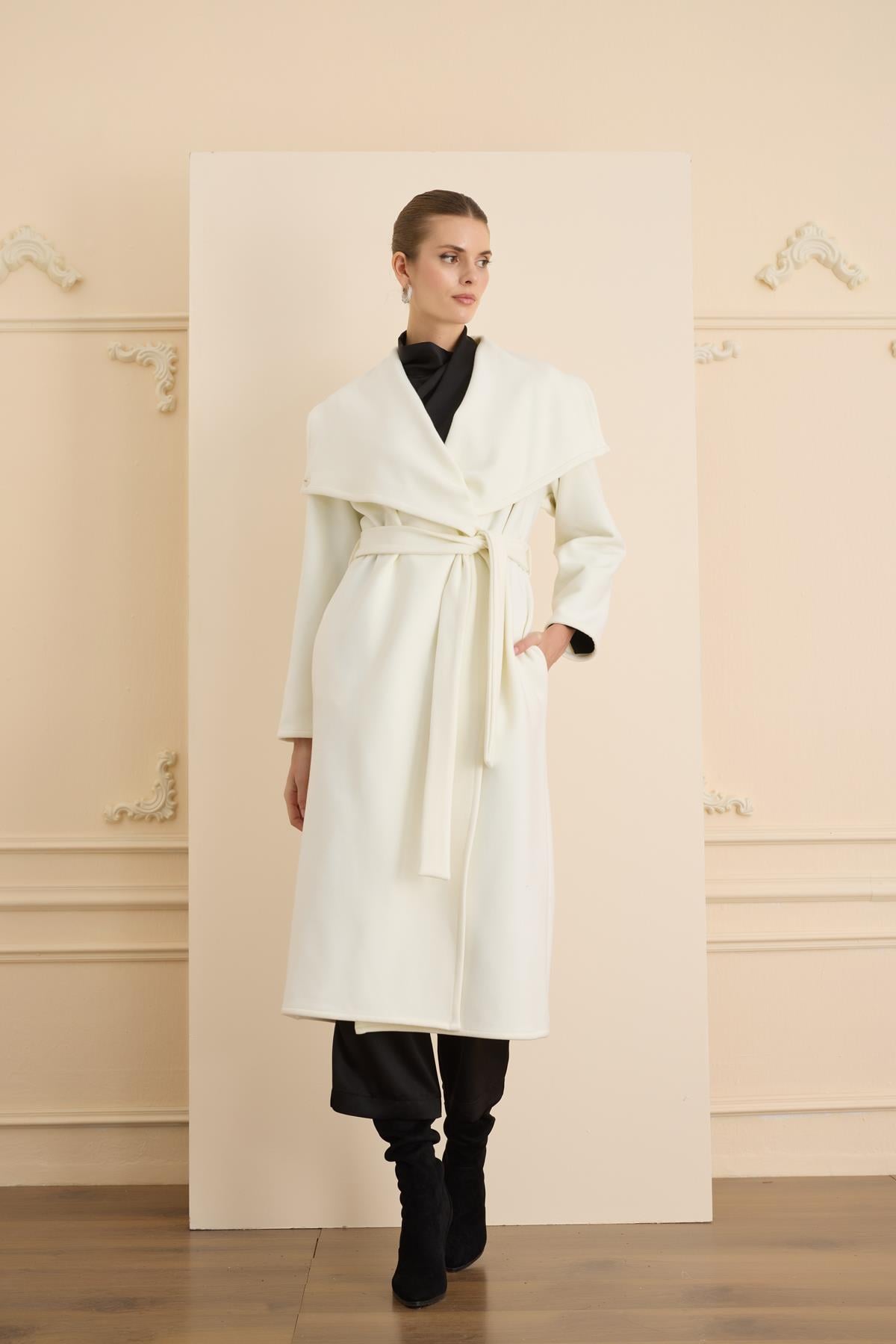 Amara Cape Ekru